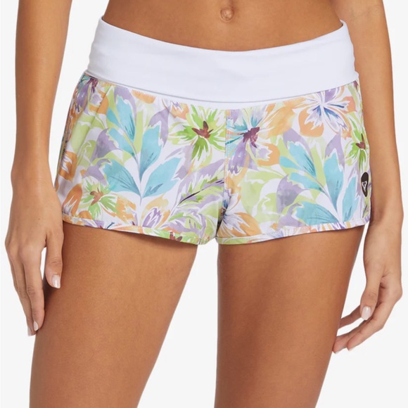 Roxy Board Shorts - Picture 1 of 4
